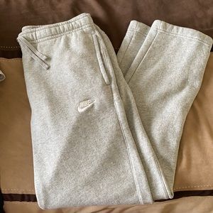 Nike men’s grey sweatpants